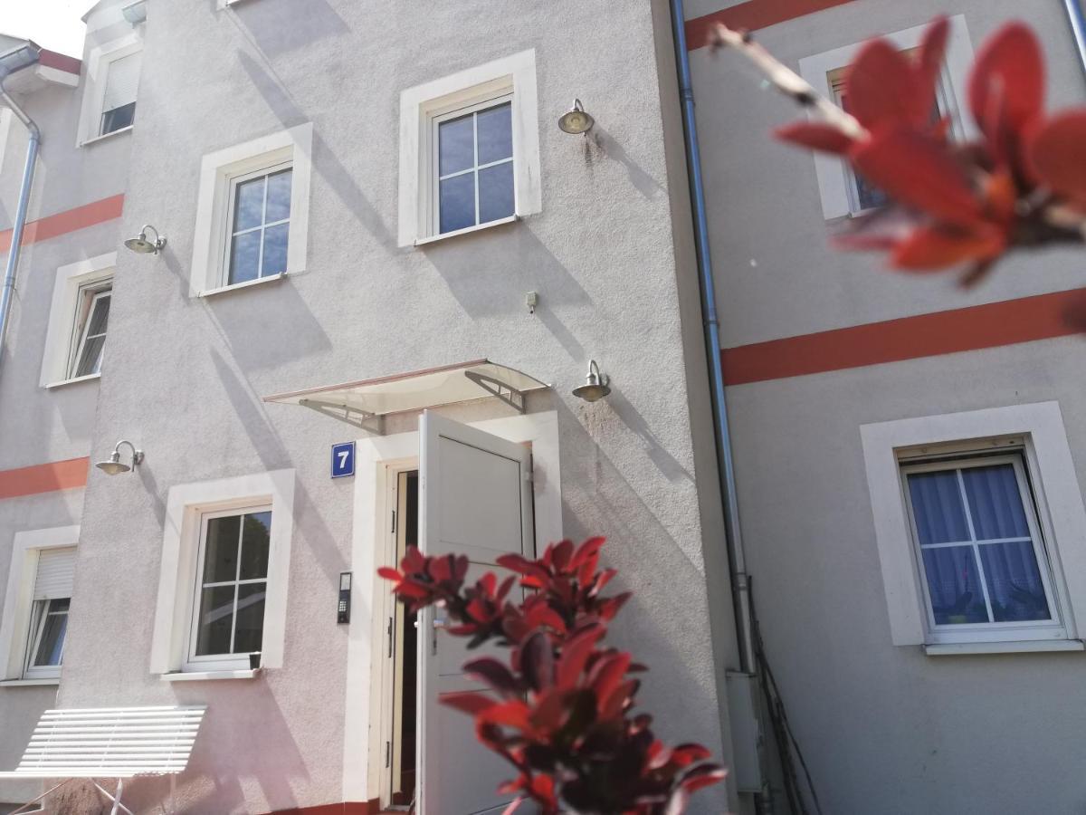 Apartament Przy Parku Kornik Apartment Exterior photo
